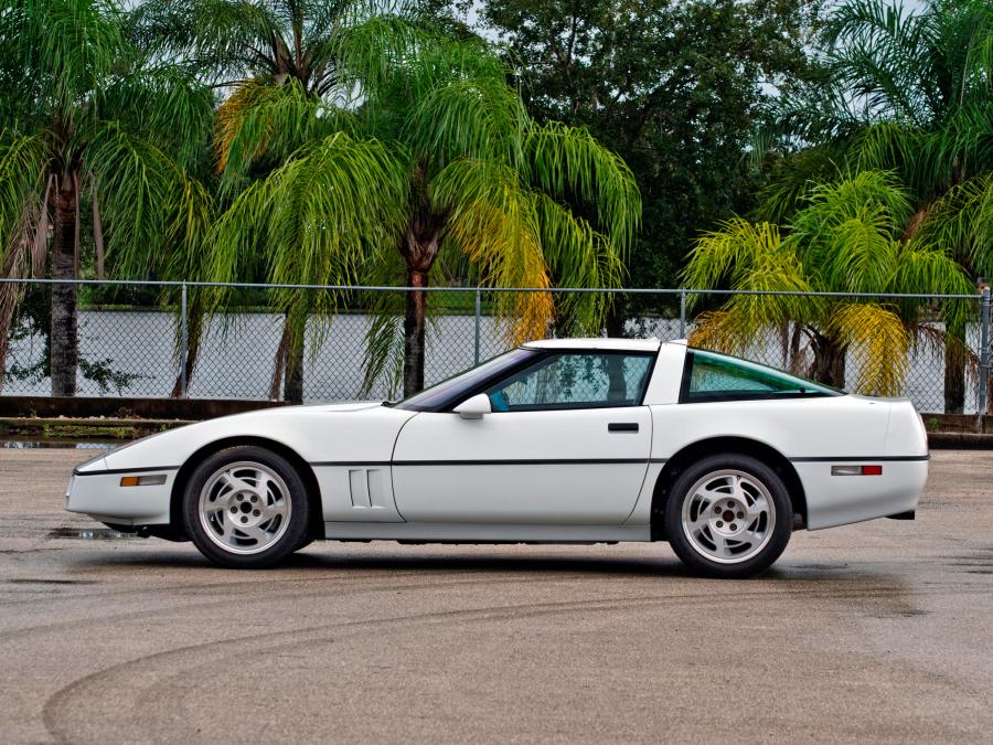  Chevrolet Corvette ZR1 Coupe 1990 года  (фото 3 из 7)